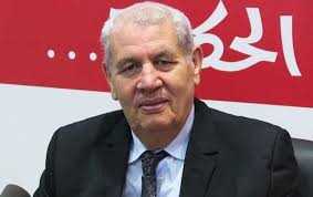 مصطفى بن أحمد:
يجب مراجعة النظام السياسي في تونس